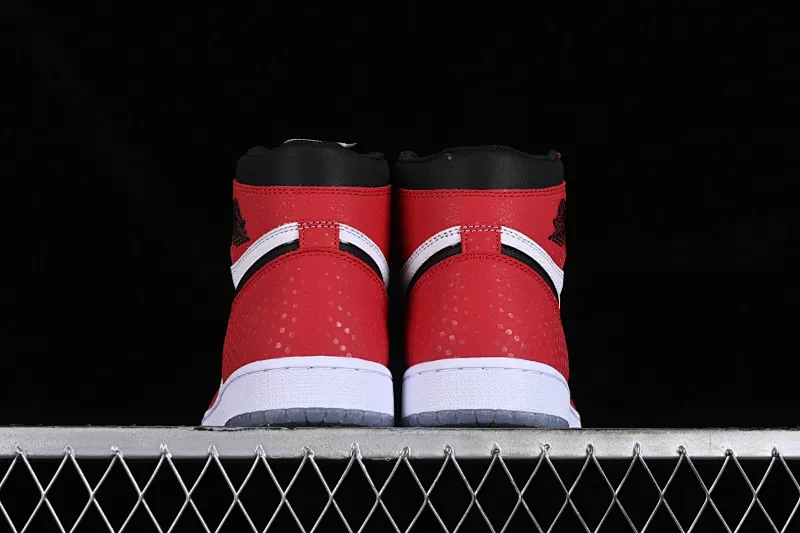 All categories Air Jordan Jordan series basketball shoes Air Jordan 1 High Air Jordan 1 Retro High "Chicago Crystal" AJ1 Joe 1 New Chicago Spider-Man 555088-602